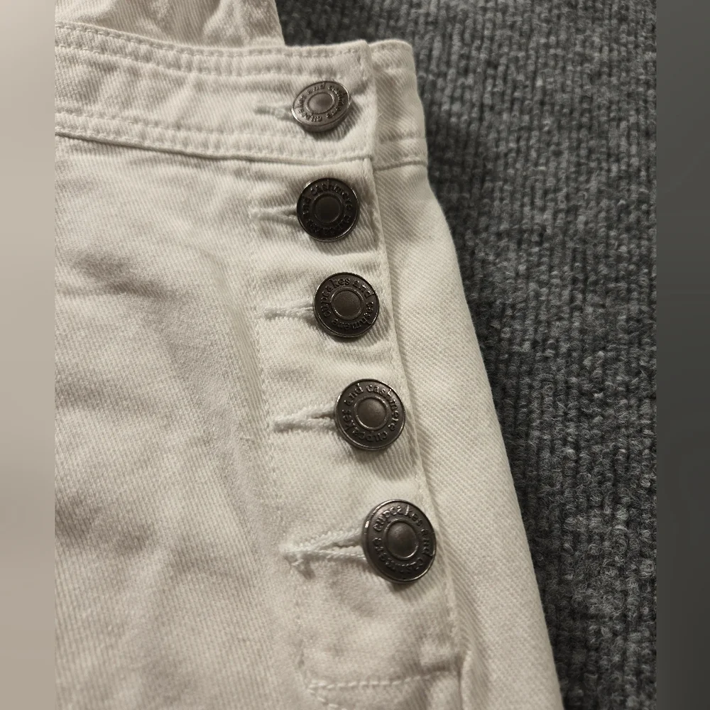 Cupcakes and Cashmere Carisma White Short Overalls Size 2‎